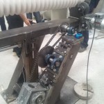 The mechanical drive for the movement in vertical plain.